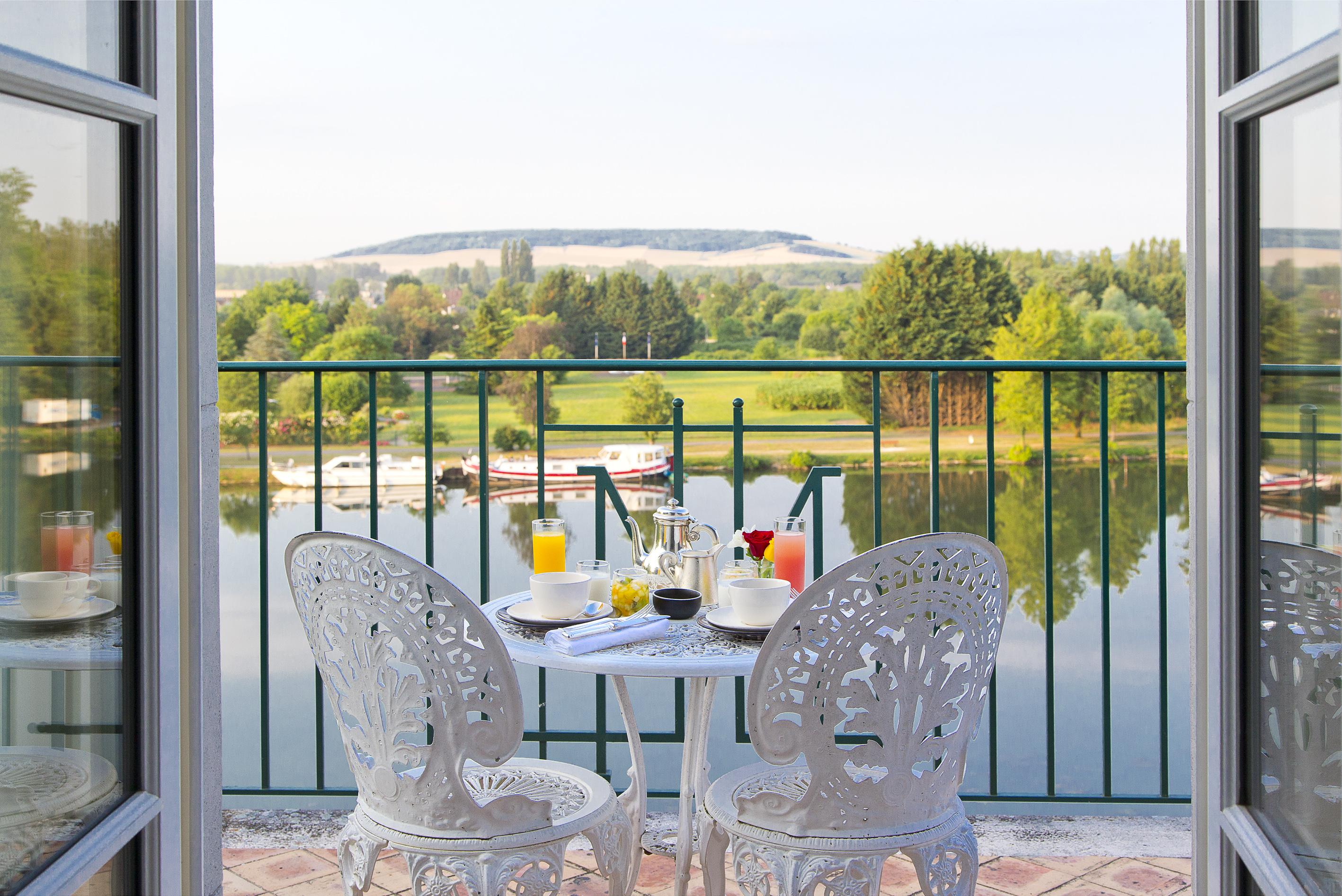 Hotel La Cote Saint Jacques 5*